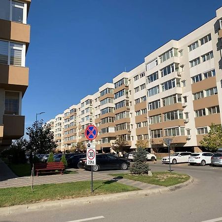 Lovely Bacau 1 Bedroom Apartment المظهر الخارجي الصورة