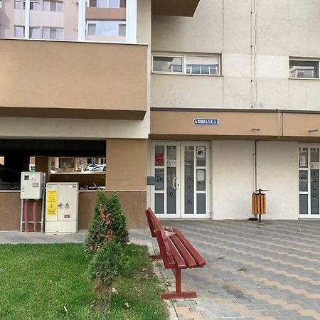 Lovely Bacau 1 Bedroom Apartment المظهر الخارجي الصورة