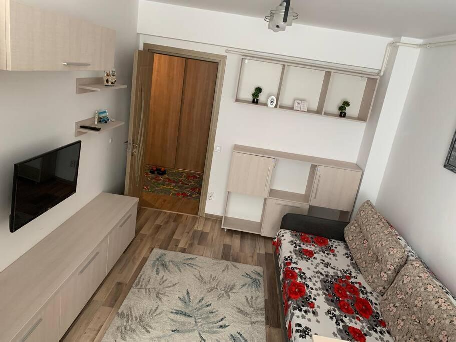 Lovely Bacau 1 Bedroom Apartment المظهر الخارجي الصورة
